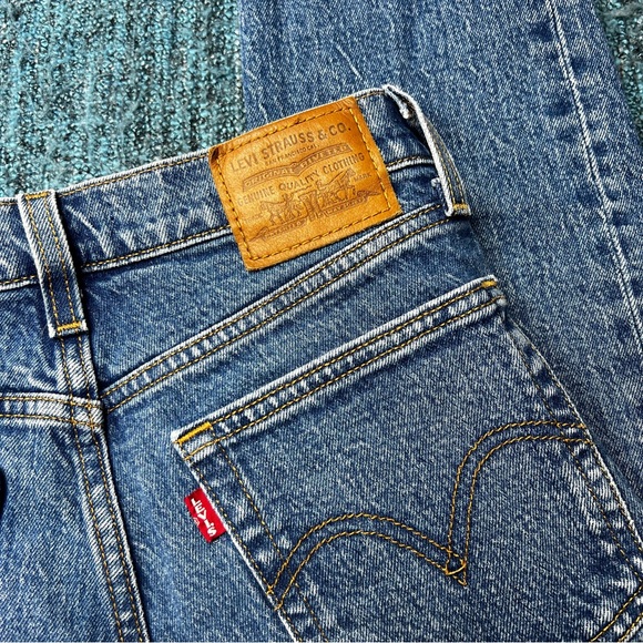 Levi's Wedgie Straight Leg High Rise Jeans Big E Raw Hem Button Fly - Picture 3 of 8